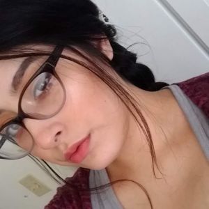 Meet your Posher, Adina